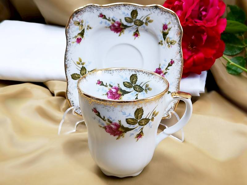 spodek pod filiżankę 15 Róża Złota ROMANTICA