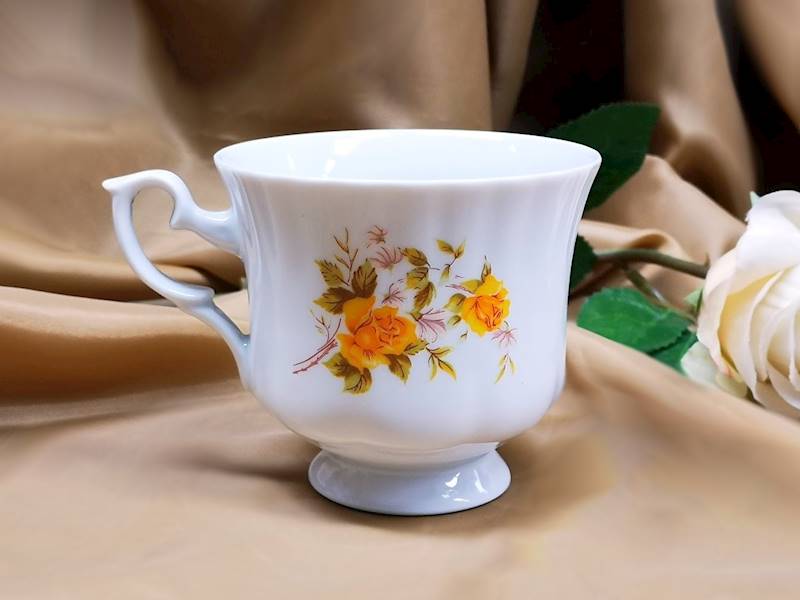 filiżanka ze spodkiem 024 Golden Rose IWONA 3 rzut