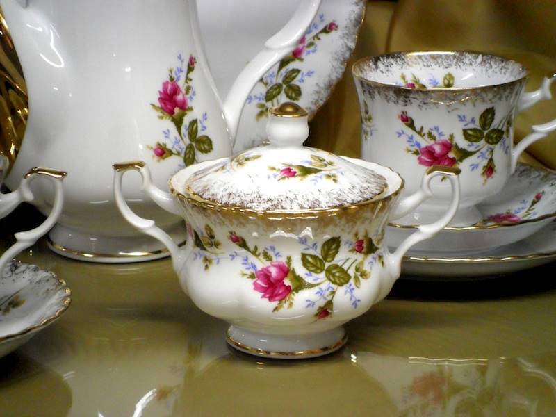 serwis do herbaty 12/39 Róża Złota IWONA