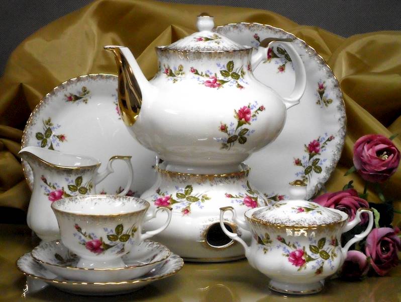 serwis do herbaty 12/39 Róża Złota IWONA