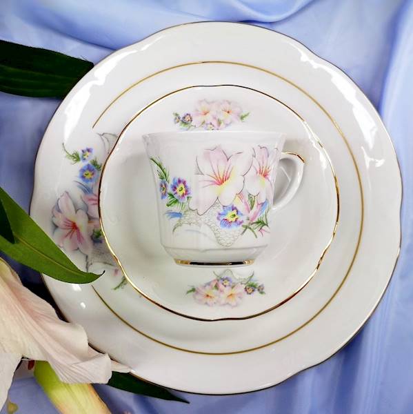 serwis do kawy 12/39 Złoty Kwiat Lilii KAMELIA