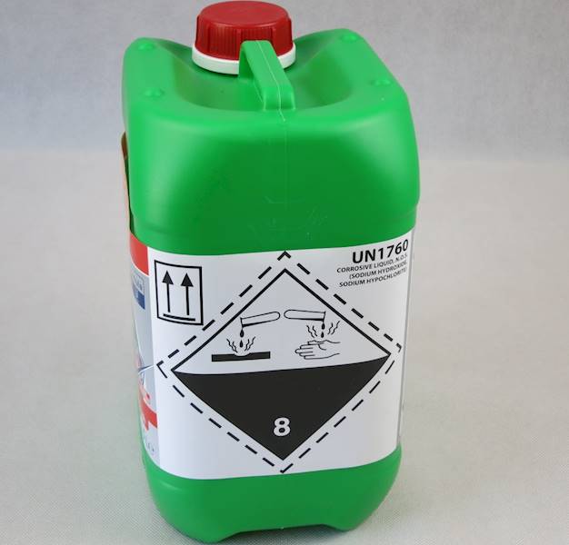 Domestos płyn (cena brutto za 1 sztukę) zapas 5 litrów