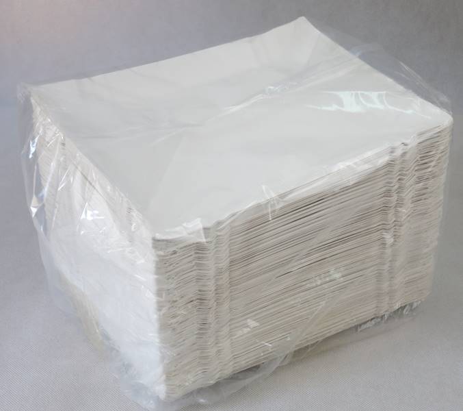 Tacki jednorazowe (cena brutto za 250 sztuk) papierowe białe powlekane 19 cm x 24 cm