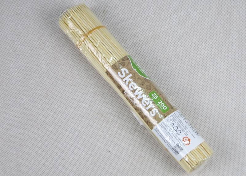 Patyki do szaszłyków drewniane 25 cm (cena brutto za 200 sztuk)