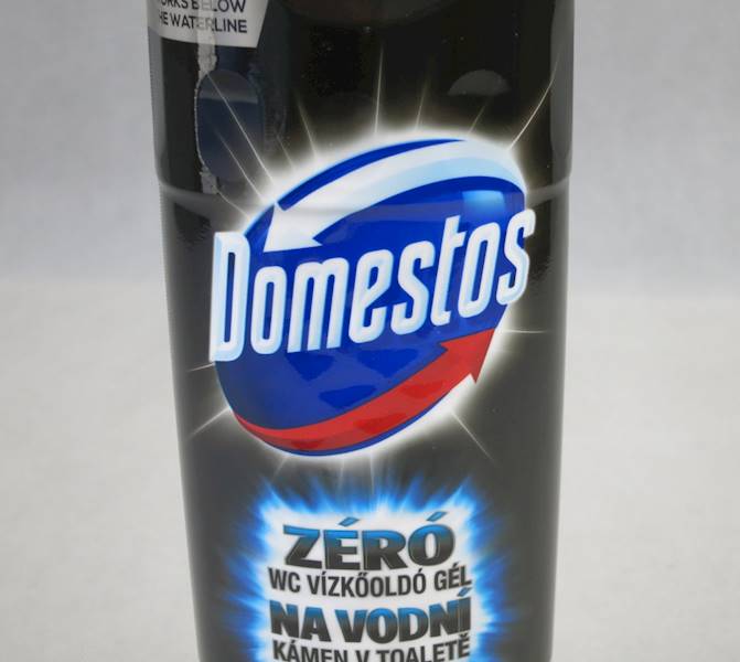 Domestos niebieski do WC płyn 750 ml (cena brutto za 1 sztukę)