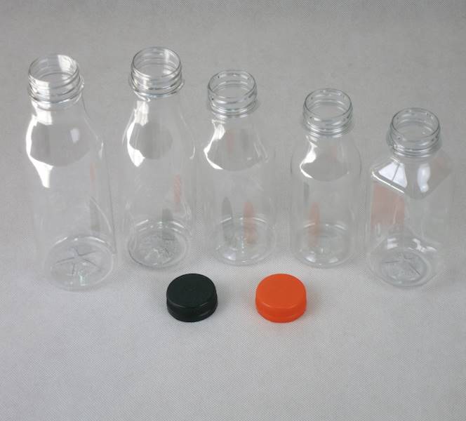 Butelki jednorazowe (cena brutto za 100 sztuk)  kwadratowe PET na soki 330 ml