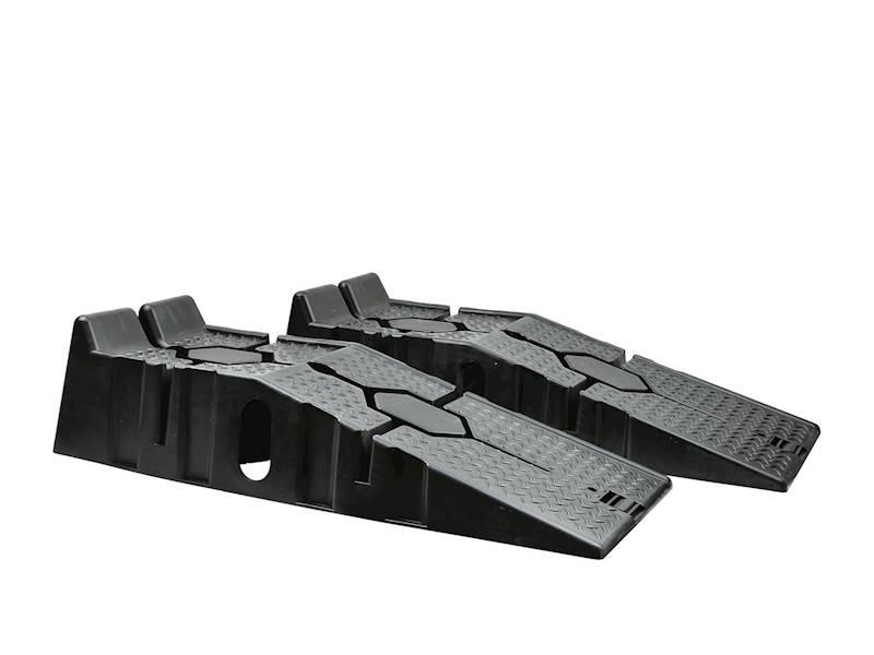 Najazdy pod samochód kpl. 2szt  do 2T