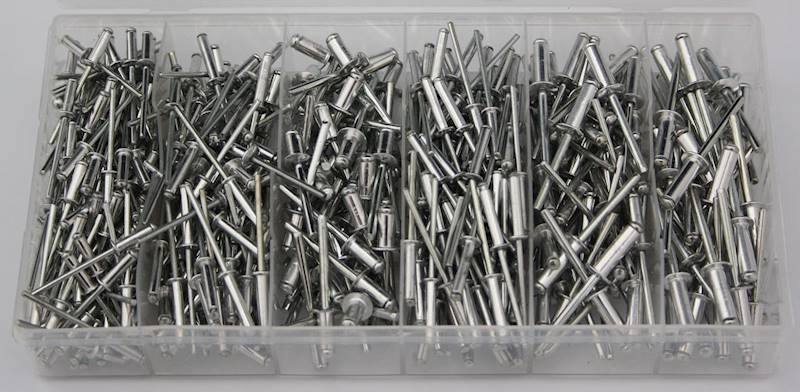 Kpl.nitów aluminiowch 450szt.