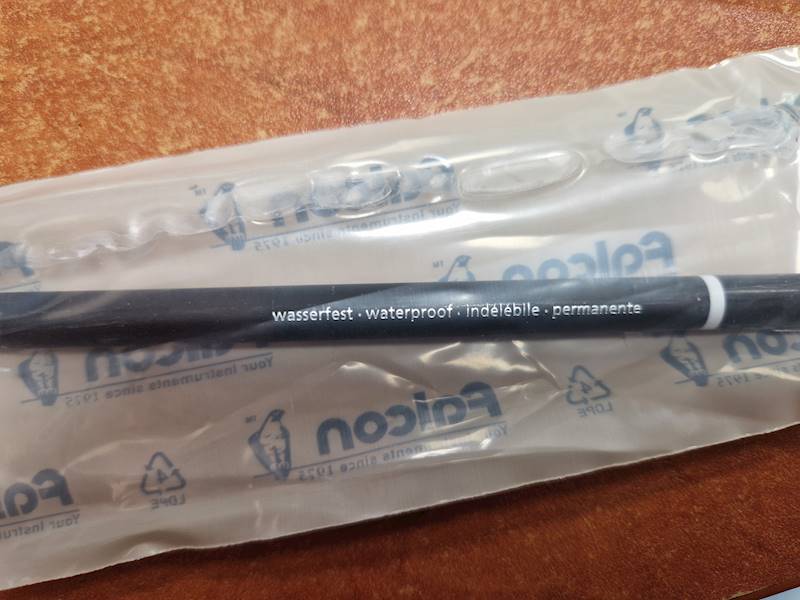 OŁÓWEK ''KOPIOWY '' WODOODPORNY DO PISANIA PO GIPS