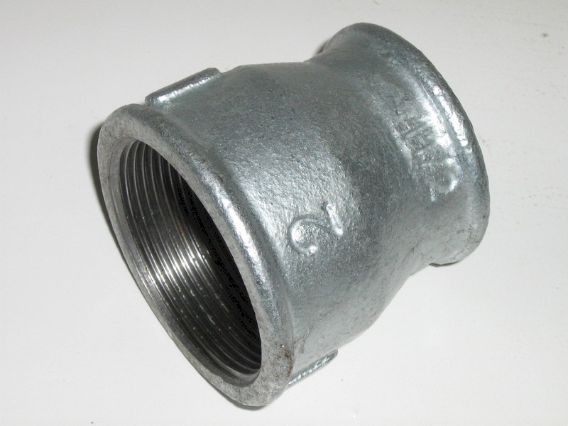 Mufa żeliwna redukcyjna G240 1"x1/2"