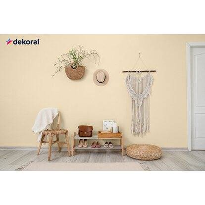 Emulsja Dekoral Moc Koloru beżowy jasny 5L