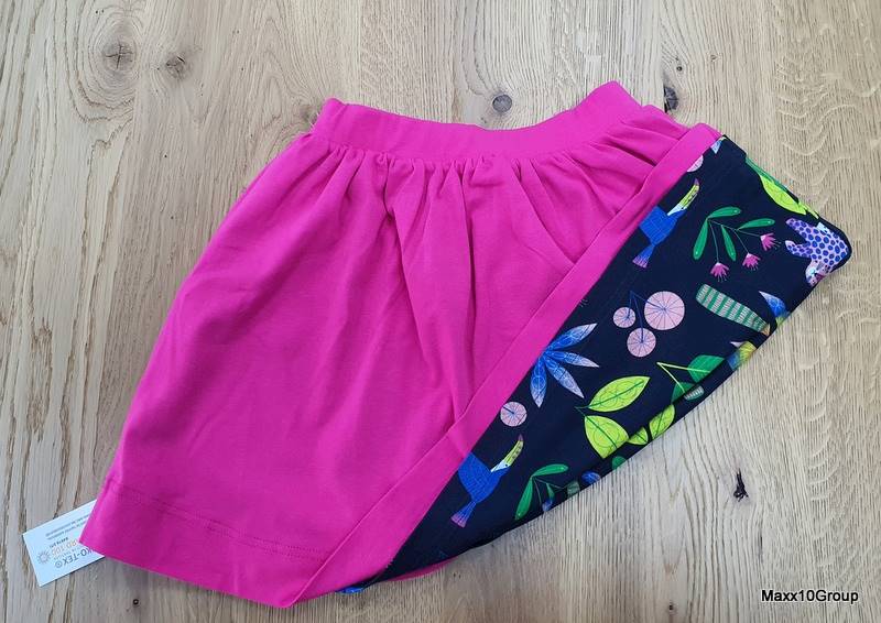 Spodnica dwustronna rozowa rozm. 116/122 JAKO 404393 M-nr 396170/Double-sided pink skirt