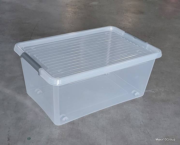 Pojemnik plastikowy 40 l na kolkach z pokrywa 58x39x25 cm / 40 l plastic container on wheels with lid 2.gat