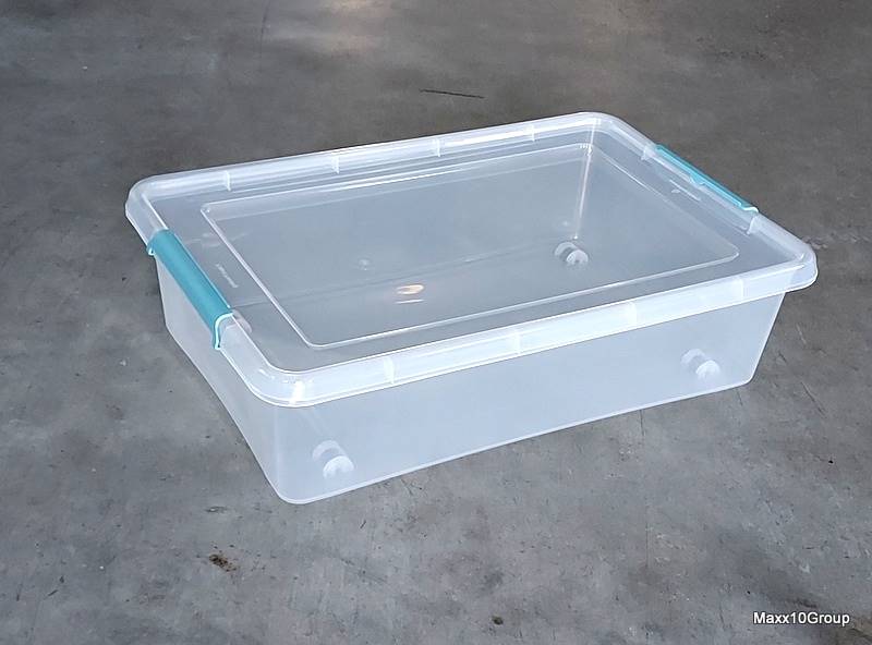 Pojemnik 29 l na kolkach z pokrywka zamkniecie jasno zielone 58x39x16 cm / 29 l container on wheels with a lid, light green closure 2.gat
