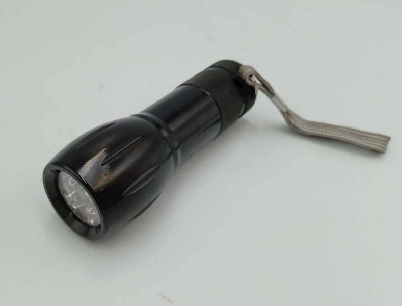 Latarka czarna 10 cm / Black flashlight 10 cm