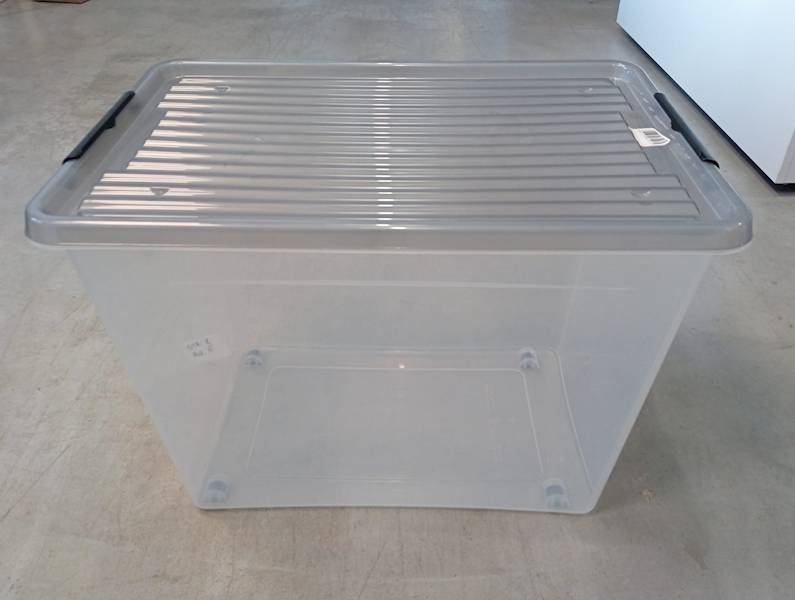 Pojemnik plastikowy 80 L na kolkach z pok. jasno szara z zam. czarnym 58x39x42 cm 2.GAT / Plastic container
