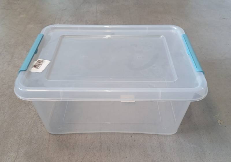 Pojemnik plastikowy z pok. przez. z zam. seledyn 12,5 L 30x40x16,5 cm 2.GAT / Plastic container