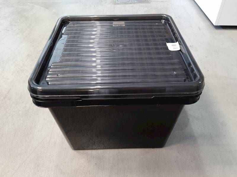 Pojemnik plastikowy czarny z pok. jasno czarna z zam. mix 32 L 39x39x26 cm 2.GAT / Plastic container
