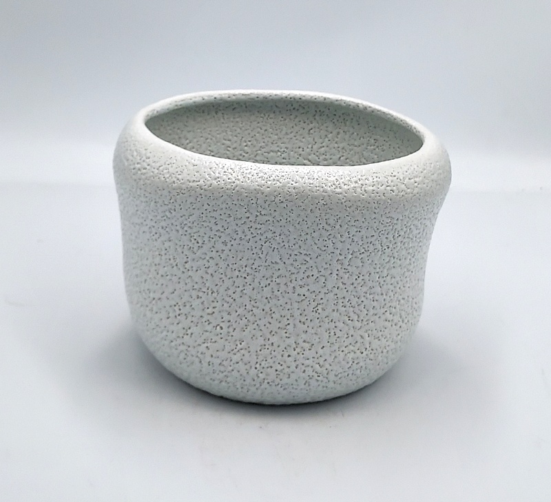 Doniczka bialo kremowa sr.16 cm, h- 13 cm AAR7127WH / Cream flowerpot