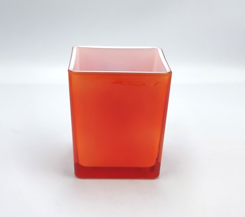 Doniczka kwadrat jasny pomarancz z bialym srodkiem 10x10 cm h-12 cm / Square flowerpot, light orange with a white center