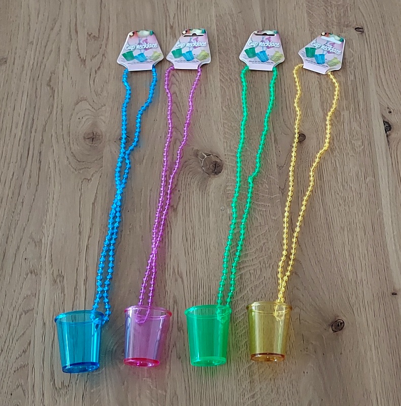 Kieliszek z lancuszkiem mix 3219067 / Cup necklace