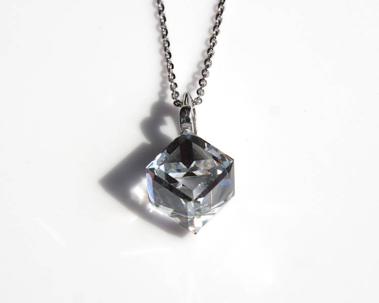 naszyjnik z kryształami Swarovski