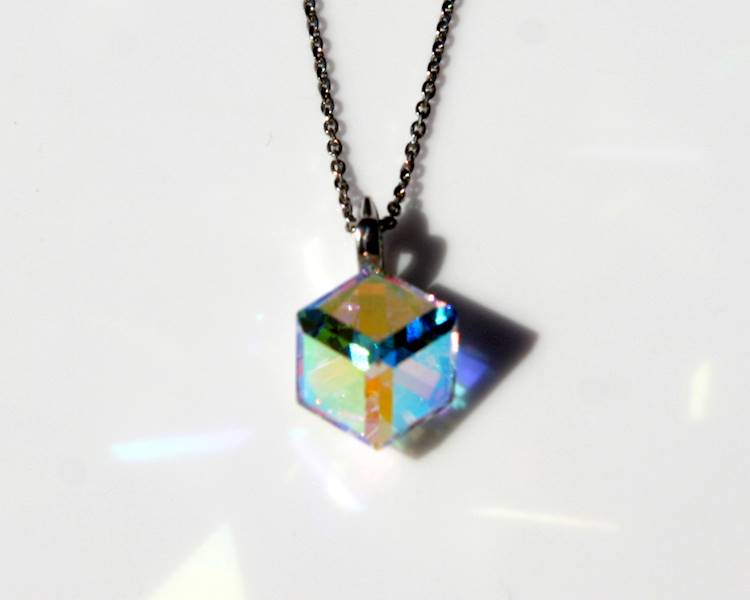 naszyjnik z kryształami Swarovski