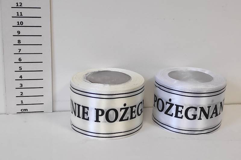 Wstążka satynowa 3-5cm x 20y krzyż nadruk czarny