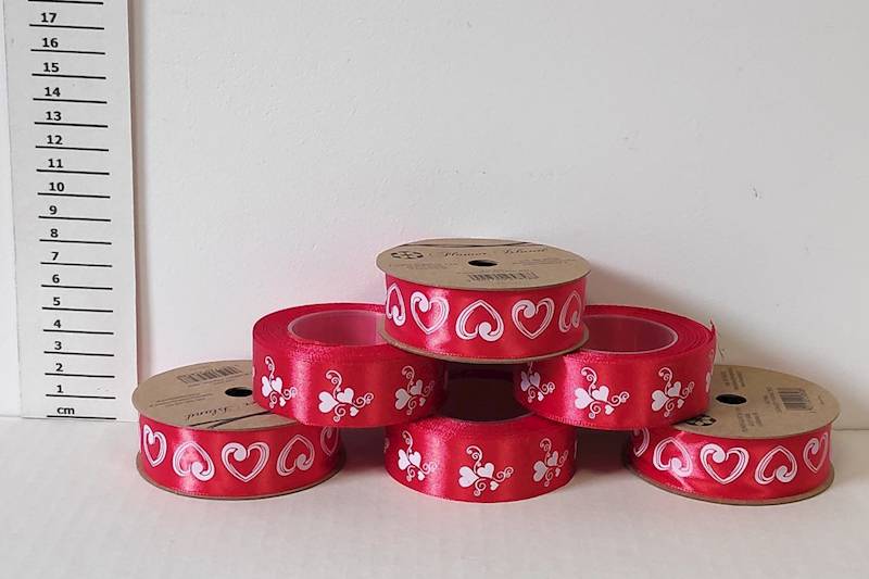 Wstążka satynowa 25mm x 20y białe serca nadruk