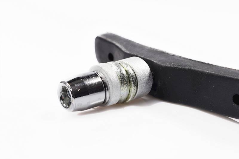 Klocki rowerowe hamulca v-brake z gwintem