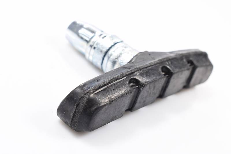 Klocki rowerowe hamulca v-brake z gwintem