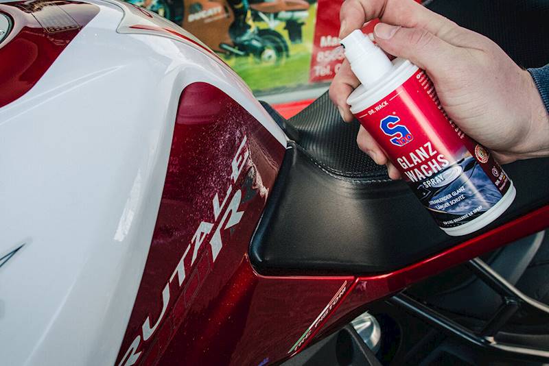 S100 Wosk W Sprayu Do Motocykla 250 ml