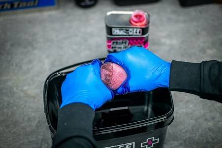 Muc-Off 20156 Olej do nasączania filtrów pow. 1L