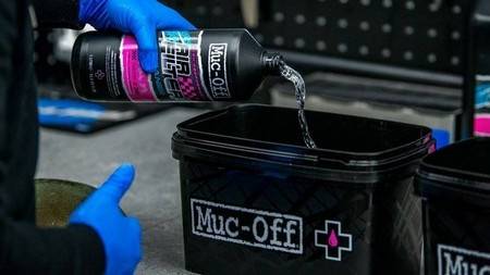 Muc-Off 20213 Płyn do mycia filtrów powietrza 1L