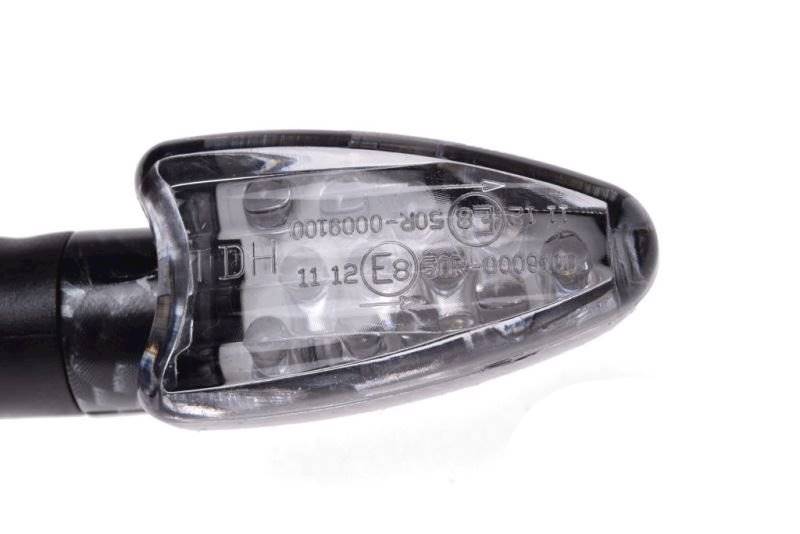KIERUNKOWSKAZ CARBON OWAL BIAŁY KLOSZ LED