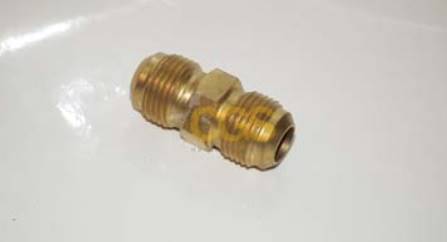Adapter 1/4"M SAE x 1/4"M SAE 180° bez wentylka