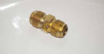 Adapter 3/8"M SAE x 3/8"M SAE 180°