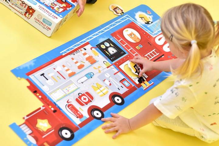 CzuCzu CZUCZU Puzzle z dziurkaWoz strazacki 23 el.