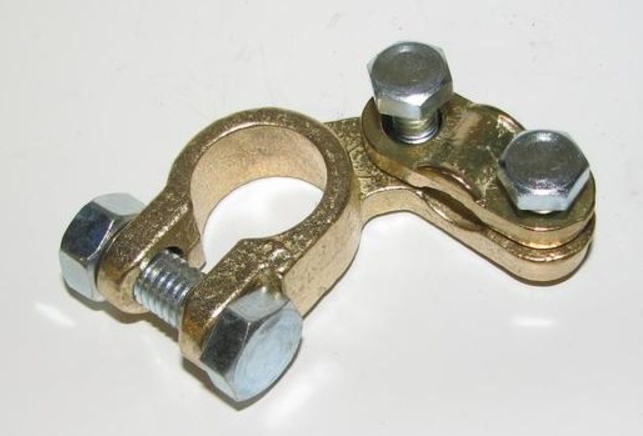 KLEMA MOSIĄDZ 17 MM BIEGUN DODATNI