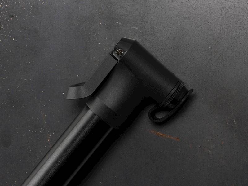 Pompka ręczna  Blackburn Mountain Anyvalve HV 90ps