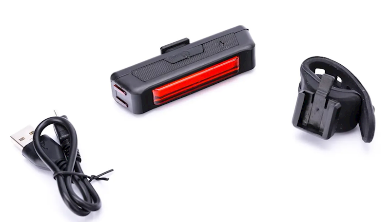 Lampa tylna R-204 red-LED 65 LM USB czarna blister