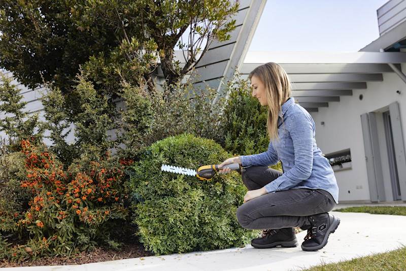 Nożyce akumulatorowe do żywopłotu Stiga SGM 102AE garden multi-mate