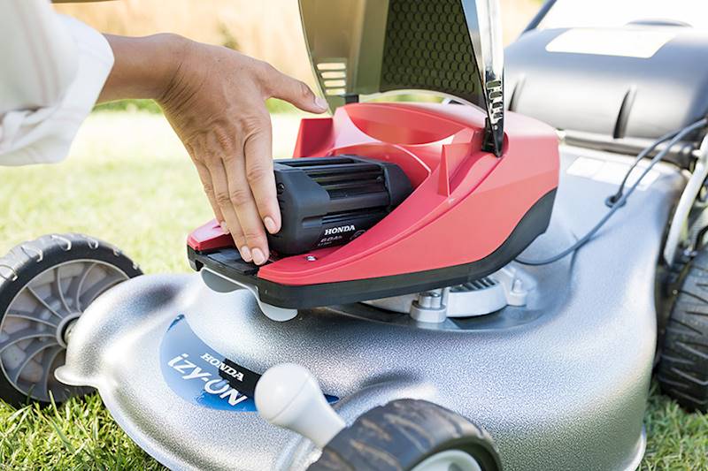 Kosiarka akumulatorowa Honda HRG 416 XB (6Ah+8A)