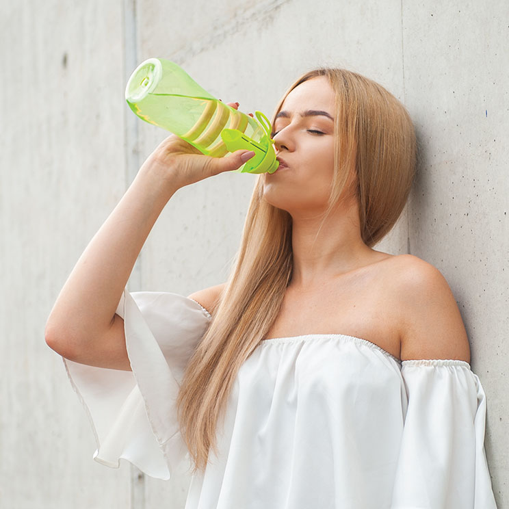 Butelka filtrująca Dafi do wody kranowej.