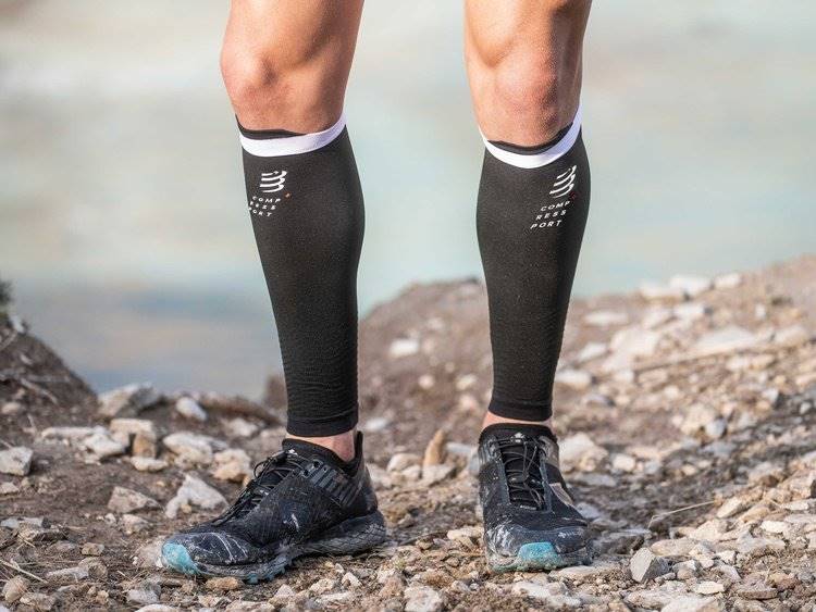 Opaski kompresyjne na łydki Compressport Calf R2v2 2020 Black | rozmiar: T3