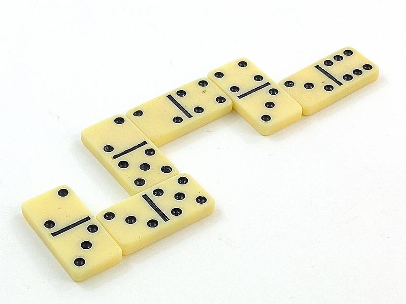 Domino w pudełku plastykowym - 192492