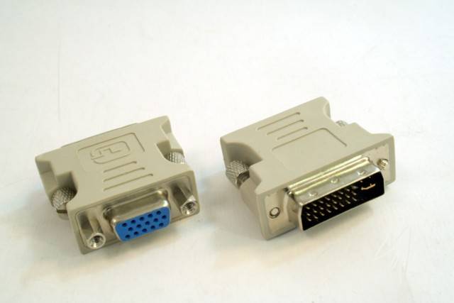 Adapter DVI -> VGA (24M/HD15F)