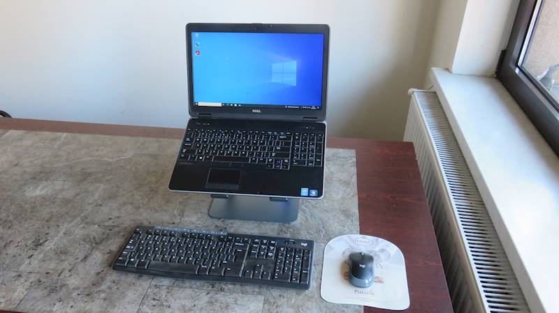 podstawa pod notebook max.17" + wentylator ART P12