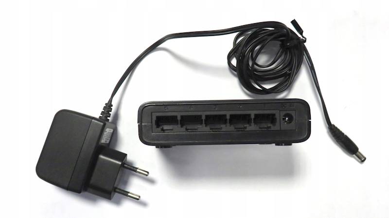 switch 5 portowy 10/100 MB/s - Używany