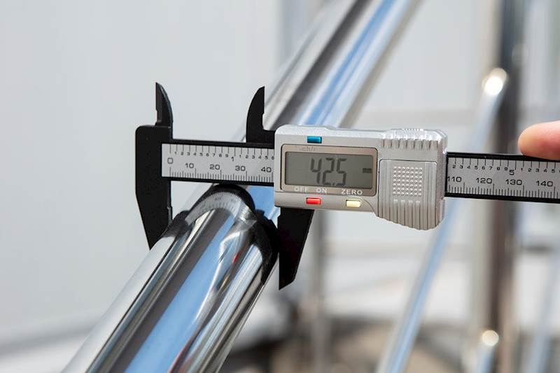 SUWMIARKA CYFROWA 150 MM, KOMPOZYT WŁÓKNA WĘGLOWEGO TOP TOOLS 31C621-1